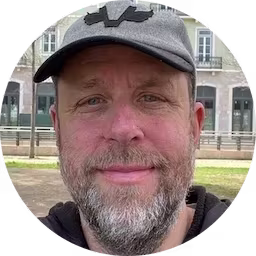 chris-jonat-circle.png