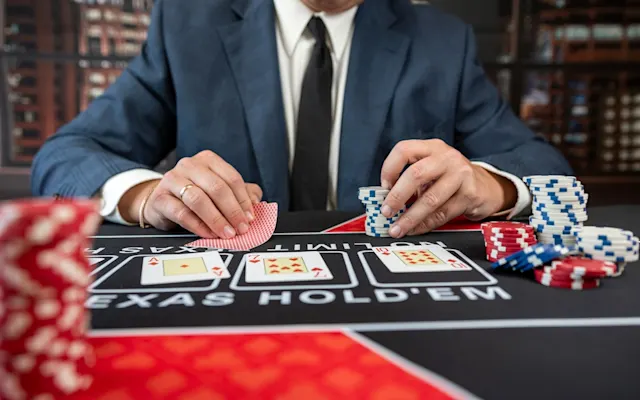 Jugando como un Profesional: Tablas de Poker Sencillas para Principiantes