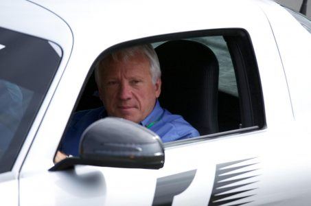 Charlie Whiting im Auto