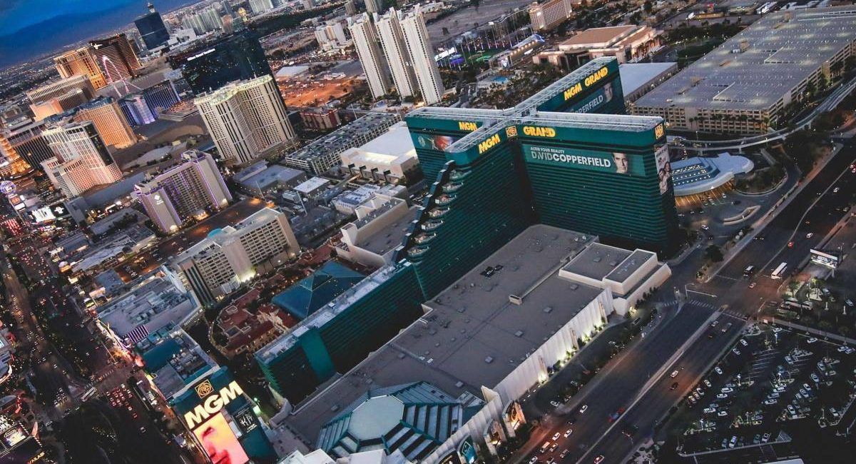 Casino landlord taking full ownership of MGM Grand, Mandalay in