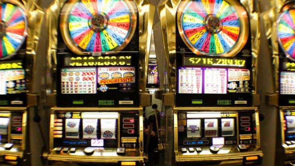 free bitcoin slot machine
