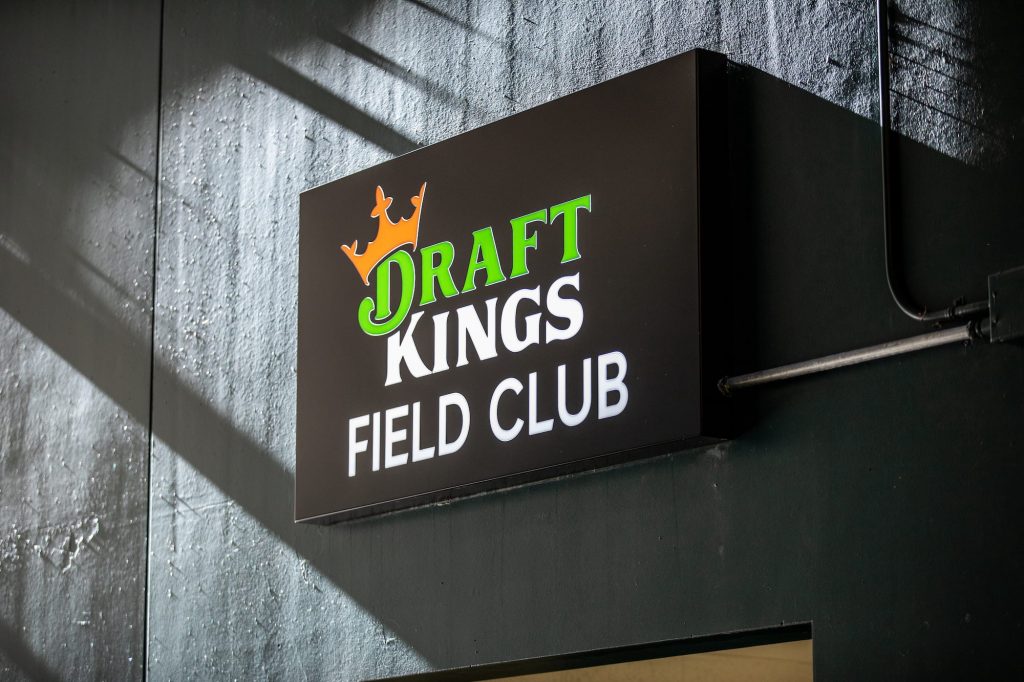 DraftKings Stock Rallies Ahead Of Earnings As Analyst Boosts Price Target