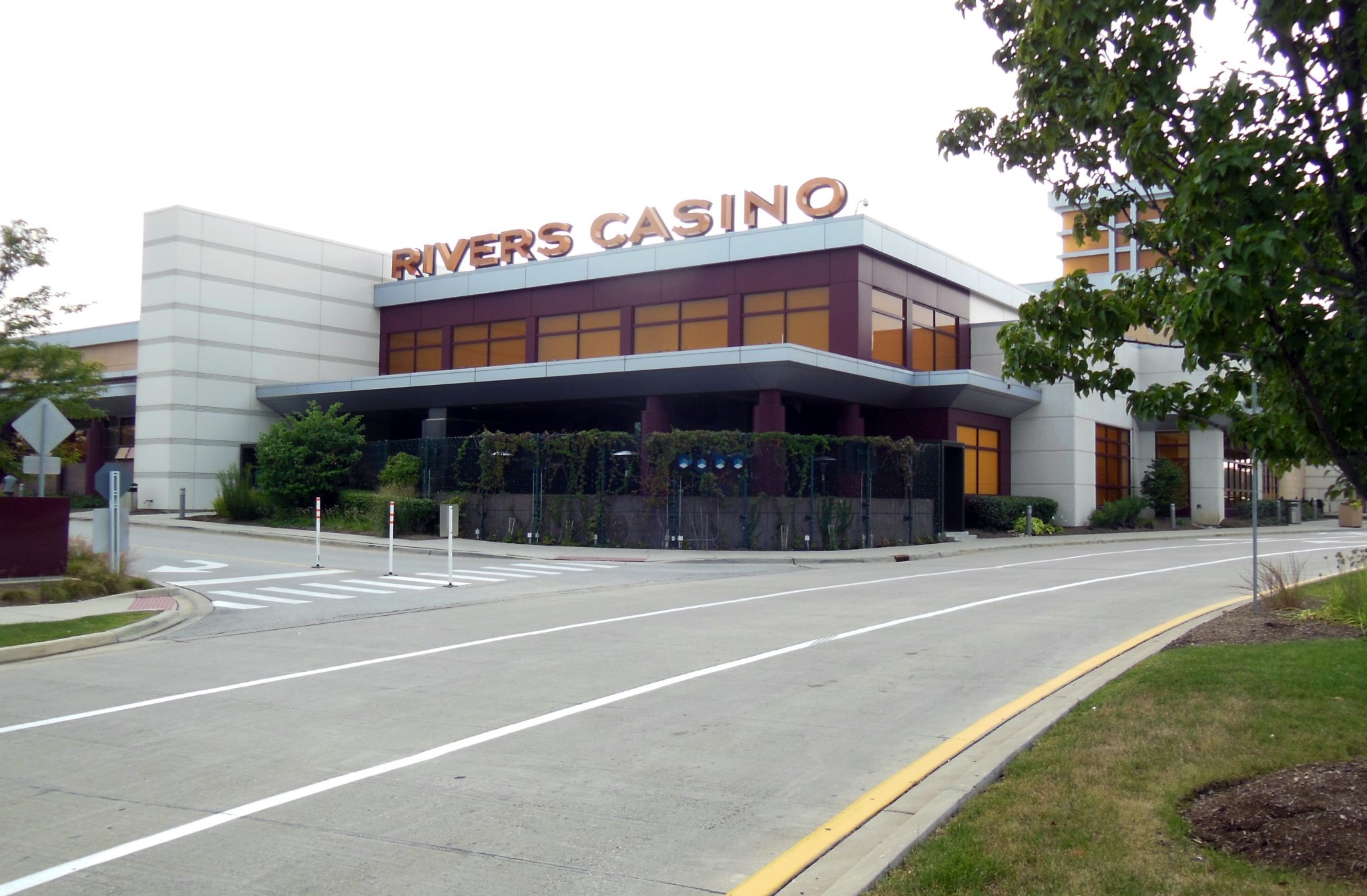 rivers casino two white crew