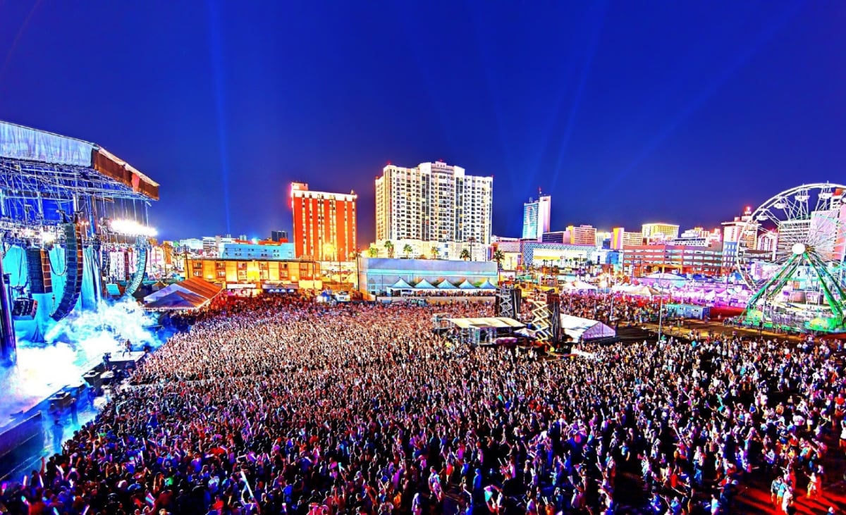 Life is Beautiful: Tourism leaders paying more attention to Las Vegas  festival, Downtown, Local