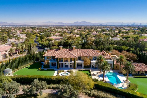 Steve Wynn Las Vegas Mansion Relisted Billionaire Seeking M