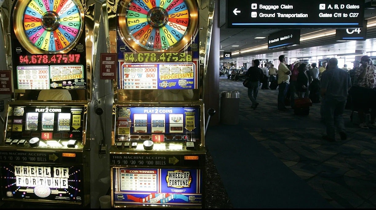Slot machine revenue at Las Vegas airport tops $1 billion – Airport World