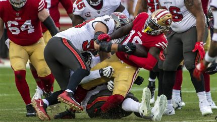 49ers WR Deebo Samuel Carted Off With Ankle Injury Vs Bucs - Casino.org