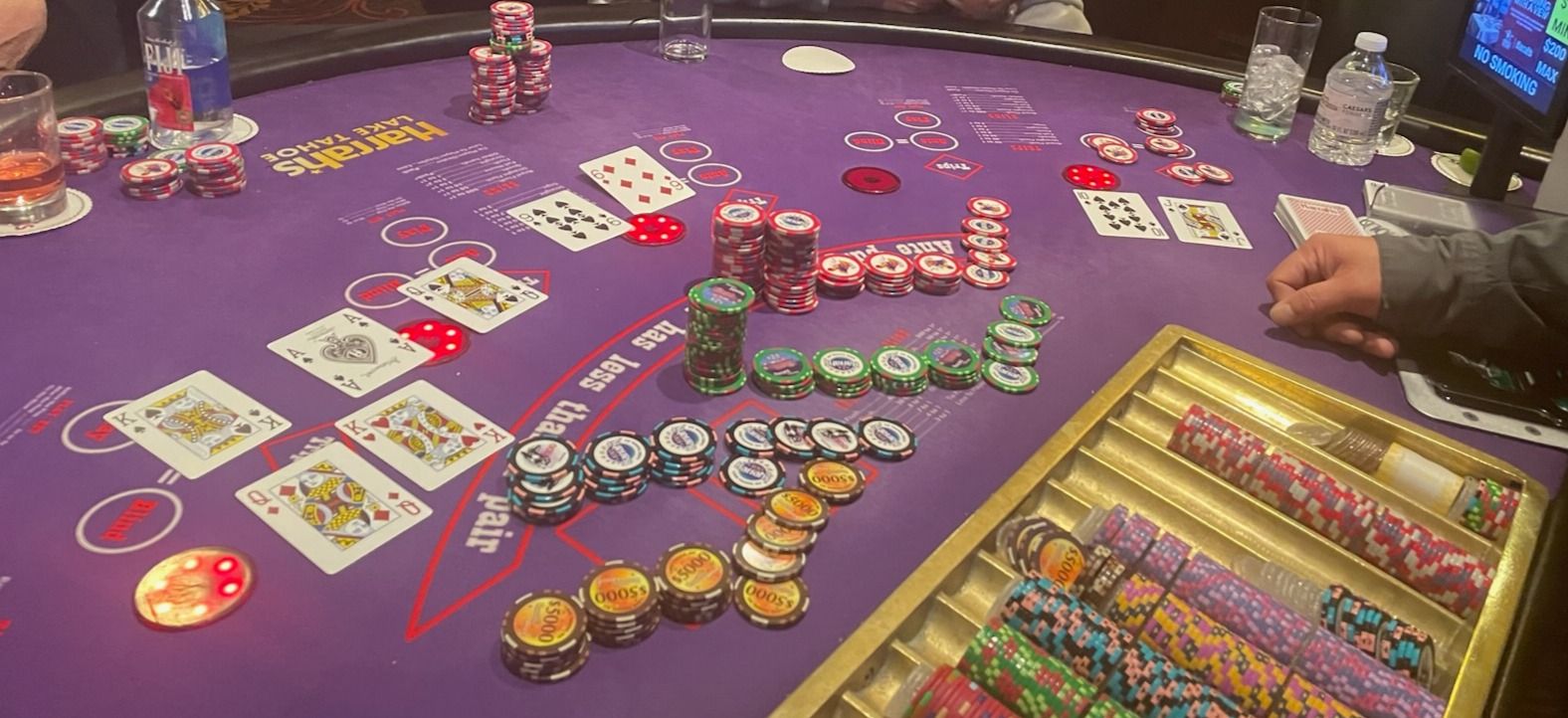 las vegas casino table games dealer job
