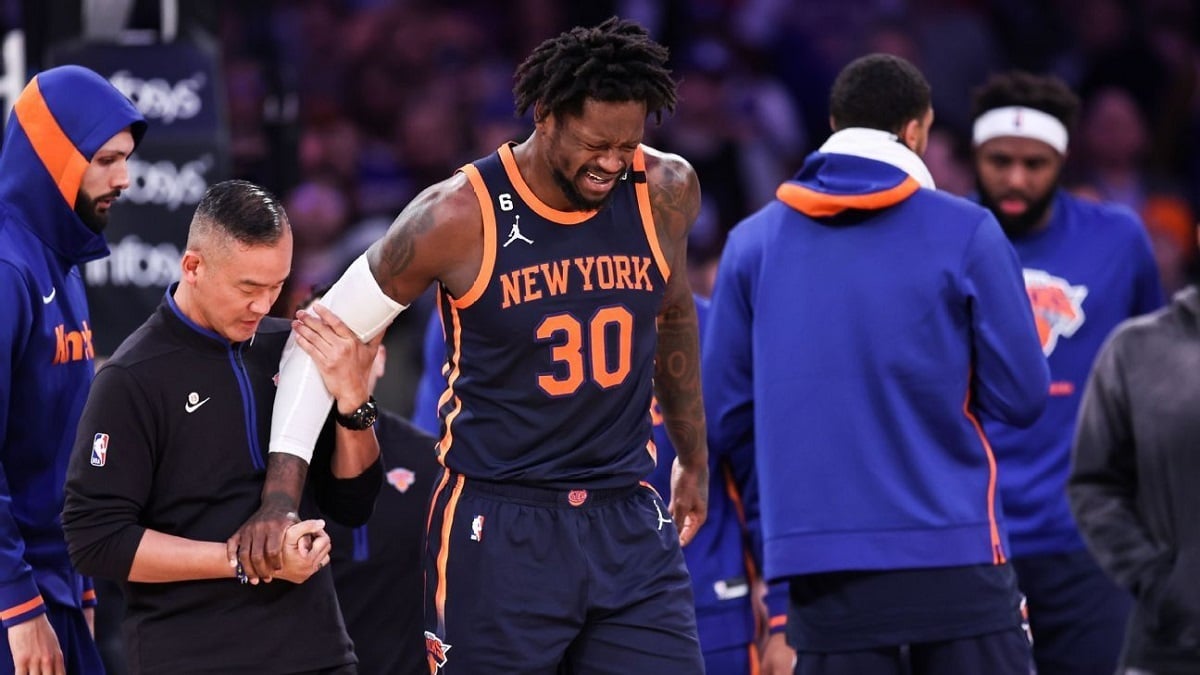 Knicks center Mitchell Robinson undergoes thumb surgery, out at least three  weeks - NBC Sports