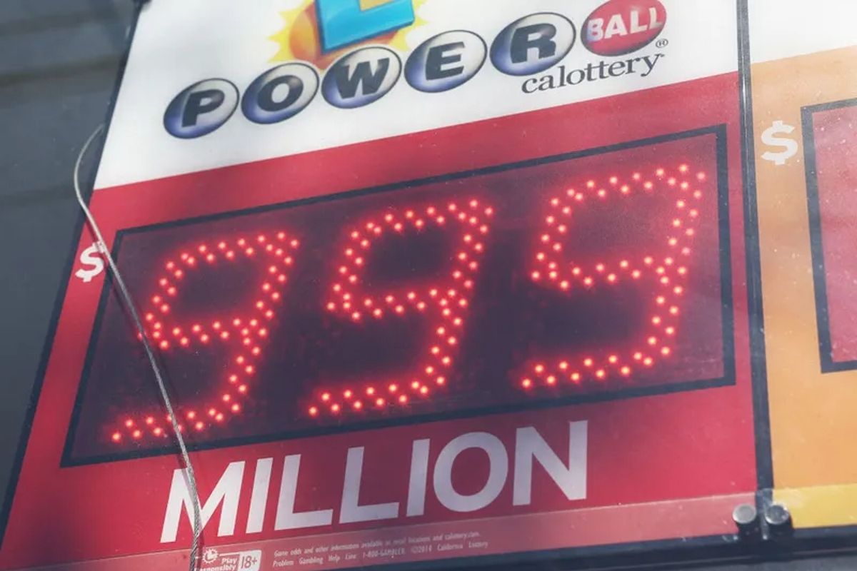 Powerball Moves Past 1B Mark, as Jackpot Skirts Players Again