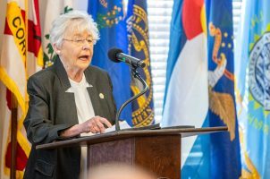 Alabama gaming expansion Kay Ivey