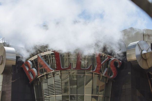 Bally's shareholders smoking review Boyd Caesars