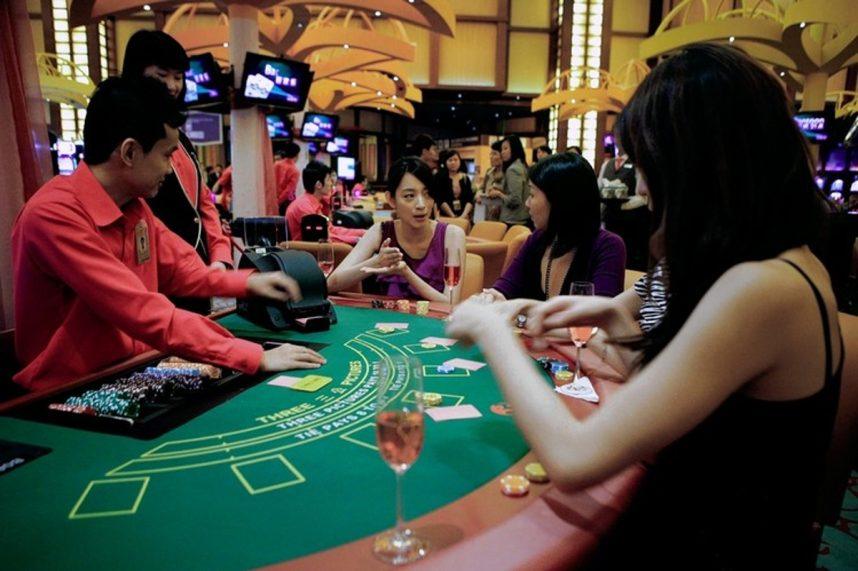 Singapore casino dealer Resorts World Sentosa