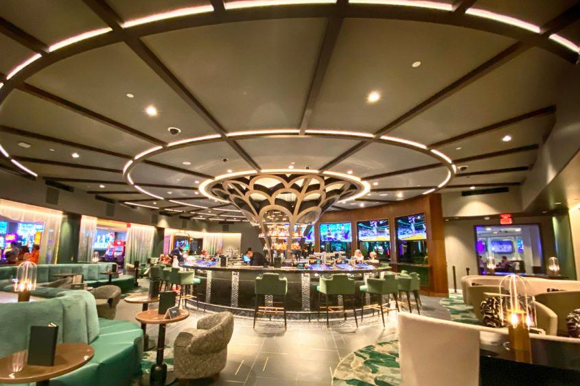 Harrah's Unveils Titillating New Lounge, The Lounge | Vital Vegas