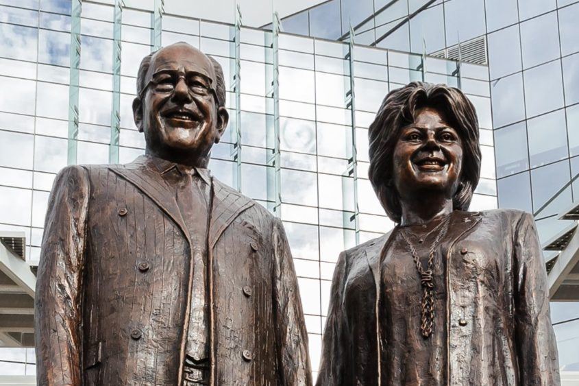 Mayors Goodman “Honored” With Mortifying Statue and Nobody’s Talking About It